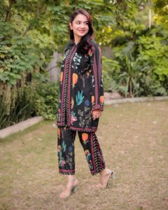 Actress Yumna Zaidi HD Photos and Wallpapers November 2024