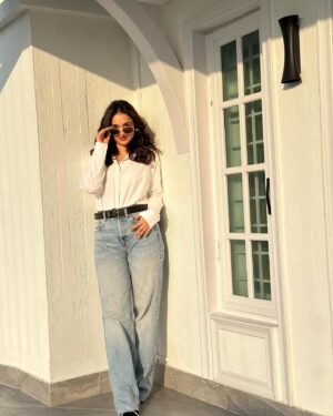 Yumna Zaidi Instagram - Song 🎧🙂‍↕️