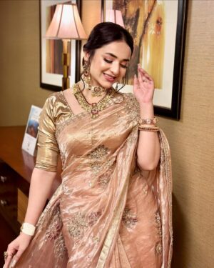 Yumna Zaidi Instagram - Loved the love from Washington D.C 🎀

@mariaasajjadofficial 🥻