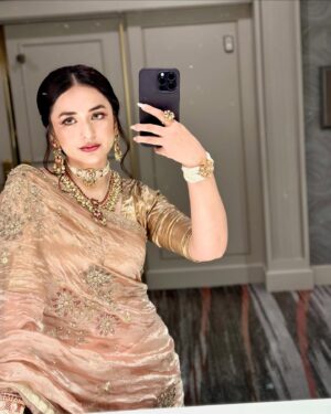Yumna Zaidi Instagram - Loved the love from Washington D.C 🎀

@mariaasajjadofficial 🥻
