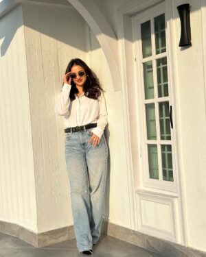 Yumna Zaidi Instagram - Song 🎧🙂‍↕️