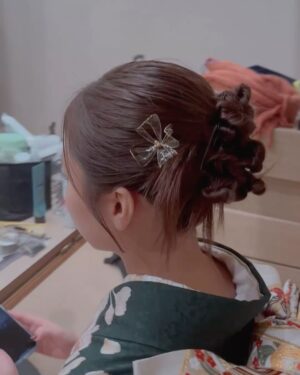 Yuno Ohara Instagram - ㅤㅤㅤㅤㅤㅤㅤㅤㅤㅤㅤㅤㅤ
avex 新春参拝・晴れ着お披露目会に
今年も参加させていただきました👘⛩️

2025年。25歳。デビュー15周年。
いつかこの年を振り返った時に、
節目になったと言えるような1年にします。

今年の抱負は“一心”
ご一緒させていただく全ての方々と
心を通わせながらお仕事できますように☺︎