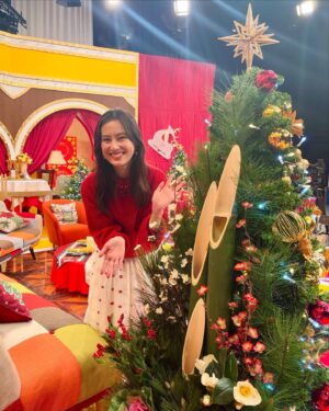 Yuri Tsunematsu Instagram - 🎍&🎄⁉️
明日1月4日放送の『ニノなのに 新春ＳＰ』 に
出演しています！！
お正月“なのに”クリスマス！？なセットにお邪魔して
様々な“なのに”VTRを見ました！
スタジオでの“なのに”検証はハプニング続出で大変なことになっています🙀

TBS系にてよる９時１５分から放送✨
お時間がある方は是非📺

👗→ @eauseenon_official @susu_press
👡→ @yelloshoes_official