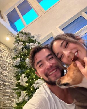 Yvonne Chapman Instagram - Wishing you and yours a beautiful Christmas filled with tummy hurting laughs, yummy treats, and coma-inducing belly rubs for all your fur babies 🎄❤️
