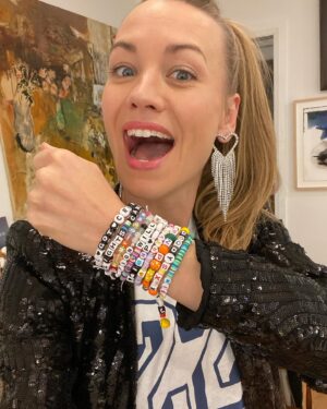 Yvonne Strahovski Instagram - To say I was excited to get ready for this show is defo an understatement. The only time I ever put on glitter sticker nails in my life. Yes there are dirty diapers in the background. Thank you @taylorswift for having us & putting on an incredibly AMAZING SHOW - we danced our asses off & sung REAL LOUD. Thank you @gracieabrams for also being such an amazing performer & for being so gracious & thank you @sophieflack for the fearless & tortured jewels 💎 We did it @officialevercarradine ;) 🌟🔥💥🫶🏻💋‼️