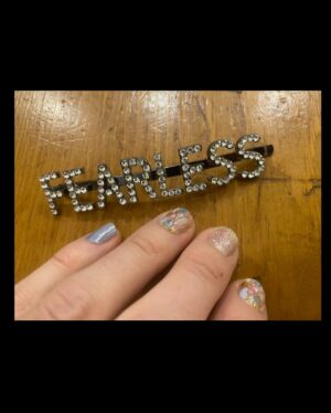 Yvonne Strahovski Instagram - To say I was excited to get ready for this show is defo an understatement. The only time I ever put on glitter sticker nails in my life. Yes there are dirty diapers in the background. Thank you @taylorswift for having us & putting on an incredibly AMAZING SHOW - we danced our asses off & sung REAL LOUD. Thank you @gracieabrams for also being such an amazing performer & for being so gracious & thank you @sophieflack for the fearless & tortured jewels 💎 We did it @officialevercarradine ;) 🌟🔥💥🫶🏻💋‼️