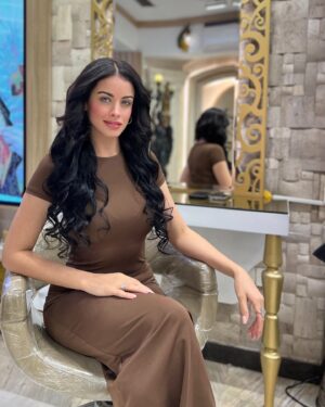 Zahra Habib Instagram - منو كلي طولي شعرج؟؟ 
يلا طولناه وكلش حبيت 
اعتقد بعد ما اكص شعري ابداً ❤️
شكرا كلش كلش جهاد المبدع دائما يسويلي لوك جديد 
ويطلع لوك يموت❤️