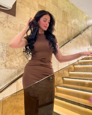 Zahra Habib Instagram - منو كلي طولي شعرج؟؟ 
يلا طولناه وكلش حبيت 
اعتقد بعد ما اكص شعري ابداً ❤️
شكرا كلش كلش جهاد المبدع دائما يسويلي لوك جديد 
ويطلع لوك يموت❤️