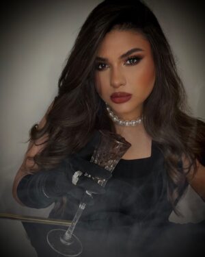 Zainab Ghazi Instagram - It's My Birthday 🎈
Another Candle To Blow 🕯️