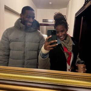 Zainab Johnson Instagram - 2024 I AM GRATEFUL  ٱلْحَمْدُ لِلَّٰهِ

I flew a plane in Arizona. 
I hung out with elephants in Thailand. 
I traveled to different countries with my family. 
I made friends in Cairo, visited the pyramids, and put my feet in the Nile River. 
I performed in Europe for the first time and sold out four shows in paris, one theatre in Amsterdam, and nine shows in London. 
I had afternoon tea and went to the loo in a pod. 
I watched the sun rise in Australia from a hot air balloon. 
I laughed with friends.
I met so many fans/supporters. 
I got a tattoo.
I celebrated Eid al Fitr in New Zealand and walked on black sand. 
I was a featured comedian in Rolling Stone. 

I WELCOME 2025 iA!

#happynewyear