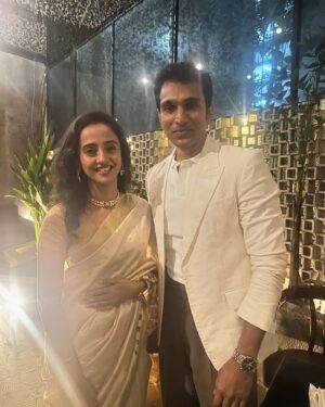 Zalak Desai Instagram - It was indeed a #MaJa Ni party!!!💃🏻 
Thank you @pujajoshi_official and @malhar028 for having me! Many congratulations on this new chapter of your lives♥️
It was so much fun meeting people I’ve worked with as a child actor more than 2 decades ago! 😇🥰
This bachcha has grown up and definitely made a lot of people feel old😂🙈
Good times, good fun, good memories, good peeps, a good night after so long😍

#Maja #MajaNiParty#GreatNight#Grateful#Blessed