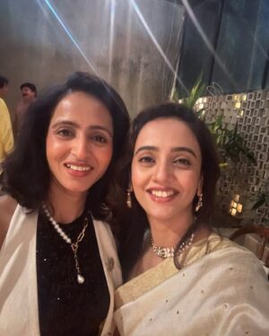 Zalak Desai Instagram - It was indeed a #MaJa Ni party!!!💃🏻 
Thank you @pujajoshi_official and @malhar028 for having me! Many congratulations on this new chapter of your lives♥️
It was so much fun meeting people I’ve worked with as a child actor more than 2 decades ago! 😇🥰
This bachcha has grown up and definitely made a lot of people feel old😂🙈
Good times, good fun, good memories, good peeps, a good night after so long😍

#Maja #MajaNiParty#GreatNight#Grateful#Blessed