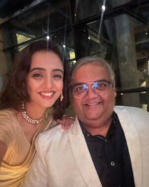 Zalak Desai Instagram - It was indeed a #MaJa Ni party!!!💃🏻 
Thank you @pujajoshi_official and @malhar028 for having me! Many congratulations on this new chapter of your lives♥️
It was so much fun meeting people I’ve worked with as a child actor more than 2 decades ago! 😇🥰
This bachcha has grown up and definitely made a lot of people feel old😂🙈
Good times, good fun, good memories, good peeps, a good night after so long😍

#Maja #MajaNiParty#GreatNight#Grateful#Blessed
