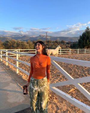 Zeina Makki Instagram - Today I’m giving my younger self a high five and a big hug.
And you, my 🌙 .. You’re the angel i always knew i needed. 🐎🫀