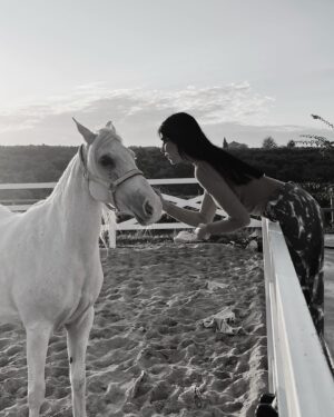 Zeina Makki Instagram - Today I’m giving my younger self a high five and a big hug.
And you, my 🌙 .. You’re the angel i always knew i needed. 🐎🫀