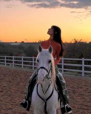 Zeina Makki Instagram - Today I’m giving my younger self a high five and a big hug.
And you, my 🌙 .. You’re the angel i always knew i needed. 🐎🫀