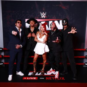 Zelina Vega Instagram - Netflix and chill .. with LWO! ;)