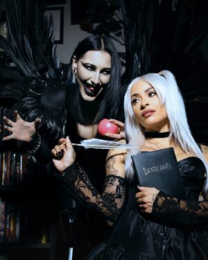 Zelina Vega Instagram - Did you know that Gods Of Death love apples? 🍎