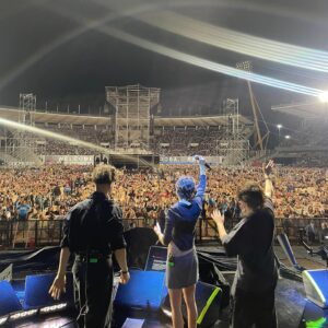Zoe Gotusso Instagram - Hace 10 días salió Cursi, 
10 fotos de los días 💋 con amigos de la música 
Gracias por escucharlo y seguir escuchándolo.
Los quiero
