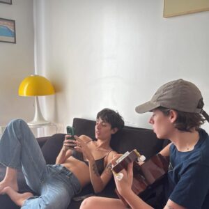 Zoe Gotusso Instagram - Hace 10 días salió Cursi, 
10 fotos de los días 💋 con amigos de la música 
Gracias por escucharlo y seguir escuchándolo.
Los quiero
