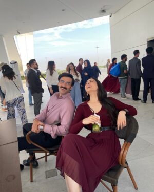 Zoya Afroz Instagram - Who needs evidence Jaswinder? These BTS smiles are proof of fun! 
#behindthescenes🎬 #SikandarKaMuqaddar @netflix_in @fridaystorytellers @fridayfilmworks