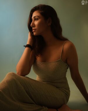 netri nisarg trivedi Instagram - Aren’t we all chasing after the shadows with a dream of light in our hearts? 

Photography: @gaurang.anand 

#netritrivedi #netrie #photography #photoshoot #instagood #trending #discover #actor #gujaratifilms #gujaratifilm #ahmedabad #mumbai #surat #vadodara