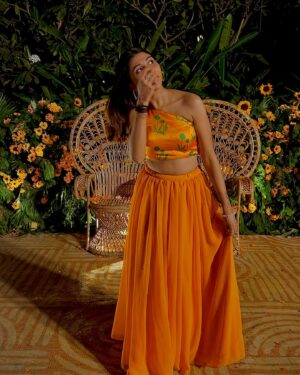 netri nisarg trivedi Instagram - For haldiii…🧡
Styled by : @stylebydevang 
Pc @aditmunshi
