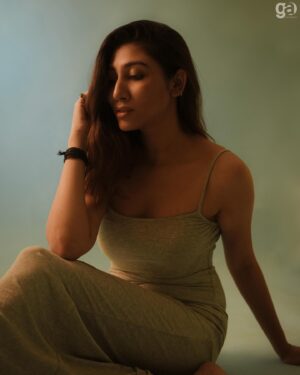netri nisarg trivedi Instagram - Aren’t we all chasing after the shadows with a dream of light in our hearts? 

Photography: @gaurang.anand 

#netritrivedi #netrie #photography #photoshoot #instagood #trending #discover #actor #gujaratifilms #gujaratifilm #ahmedabad #mumbai #surat #vadodara