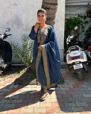 sathya sai krishnan Instagram - 👗 @mahadharshagam 

#blue #bluelove #grandsalwar #festival #festive #festivkurti #arası #pandianstores #vijaytv #ps2 #disneyplus #kurti #kurtilover #makeup #hairstyle #makeover #dressing #artist #insta #réel #picture #feelitreelit #likes #actress #tamil #telugu #serial #zeetamil #suntv #loveislove