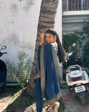 sathya sai krishnan Instagram - 👗 @mahadharshagam 

#blue #bluelove #grandsalwar #festival #festive #festivkurti #arası #pandianstores #vijaytv #ps2 #disneyplus #kurti #kurtilover #makeup #hairstyle #makeover #dressing #artist #insta #réel #picture #feelitreelit #likes #actress #tamil #telugu #serial #zeetamil #suntv #loveislove
