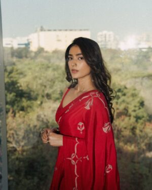 Aakanksha Singh Instagram - ♥️♥️

Muah @makeup.artist.anusha 
Styled by Rashmitathapa
Outfit @harshita.nimishakavi_official
Jewellery @tantra.brassjewellery
Shot by @puchi.photography

#shashtipoothi