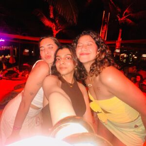 Aaliyah Kashyap Instagram - 🫶🏼✨🌴
