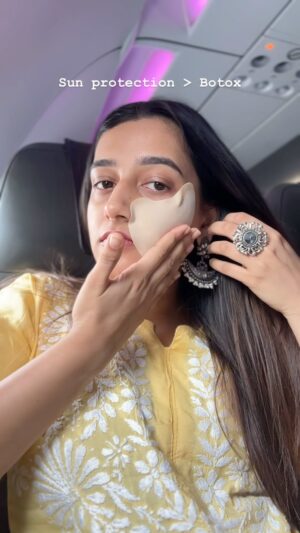 Aashi Adani Instagram - These sunscreen patches provide upto 360 minutes of protection and they’re such a saviour! You can type ‘sunscreen patch’ on Amazon to find it! ❣️ would you try this? ☀️