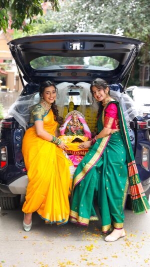 Aashi Adani Instagram - No vibe like dancing to dhols to bring BAPPA back!! 🥹❤️

In case you missed Ganpati Bappacha Aagman!! 😉

Ganpati Bappa Moryaaa!✨🙏🏻🌺

Hair by @viksha_nandu 
Shot by @sunnychothaniphotography 
Edit & music by @shrey3junk 

#ganpati #ganpatibappamorya #ganpatiaagman #ganeshchaturthi #explorepage #foryou