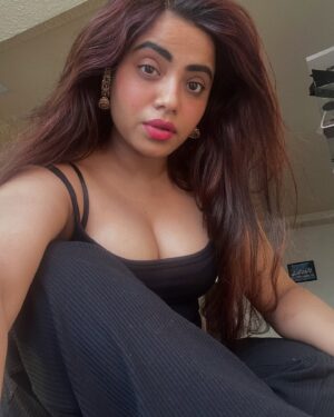 Aasma Sayed Instagram - When the photos don’t need an #edit #filter ❤️

#recent #random #love #iphone #photo #photography ❤️✨