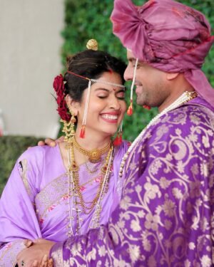 Abhidnya Bhave Instagram - I had just heard “when you fall in love with the right person, you will fall in love with him all over again everyday!”.

Thank you for making me feel what it actually means!!!!🥹❤️🧿✨🤗

Happiest anniversary MY SARVASWA PAI❤️ . May god bless you with good health🧿🥰, because bakichya goshtinsathi  MAIN HOON NA😛