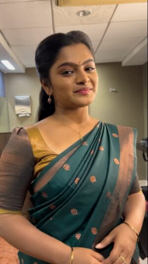 Abi Nakshathra Instagram - And That’s how ANNAM got ready💙

We✨
#instagram #trendingreels #makeupartist #reels #grwmreel #viralreels #reelsinstagram #behindthescenes #suntv #suntvserial #suntvshows #suntvserialactress #suntvshows #sunnetwork #makeupartist #hairstylist #hairideas #tamilreels #tamilreels❤️ #tamilsong #kollywood #kollywoodcinema #kollywoodactress #ayali #heroine #abinakshathra #chennai #erode