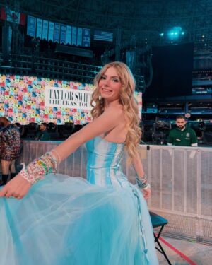 Addy Miller Instagram - and if you’re missing me… i’m a little busy at #TorontoTSTheErasTour

#TSTheErasTour @taylornation @taylorswift #SelfTitledEraTSTheErasTour