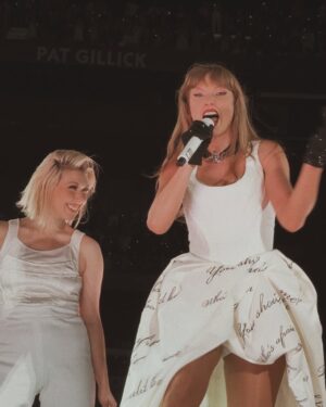 Addy Miller Instagram - and if you’re missing me… i’m a little busy at #TorontoTSTheErasTour

#TSTheErasTour @taylornation @taylorswift #SelfTitledEraTSTheErasTour