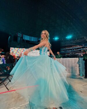 Addy Miller Instagram - and if you’re missing me… i’m a little busy at #TorontoTSTheErasTour

#TSTheErasTour @taylornation @taylorswift #SelfTitledEraTSTheErasTour