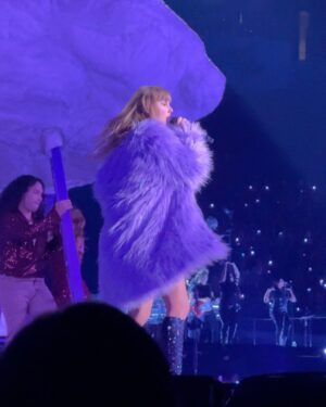 Addy Miller Instagram - and if you’re missing me… i’m a little busy at #TorontoTSTheErasTour

#TSTheErasTour @taylornation @taylorswift #SelfTitledEraTSTheErasTour