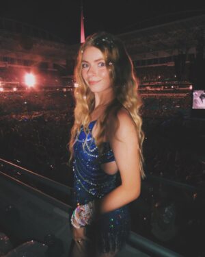 Addy Miller Instagram - took mother to see mother✨🫶

#tstheerastour #miamitstheerastour #midnightseratstheerastour