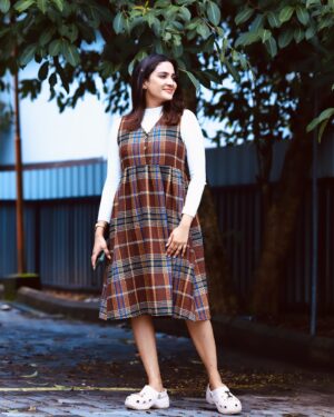 Aditi Ravi Instagram - 🤎🤎🤎

#😊 #smile #instagram