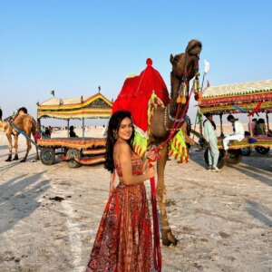 Aditi Sanwal Instagram - 🐪💓🎵🔆💃

#instagood #insta #instagram #pictureperfect #camel #camelride #gujrat #gujrattourism #rannofkutch #whitesand #aditisanwal #livelovelaugh #traveldiaries #travelpost #incredibleindia #vacation #culture #familytime #love
