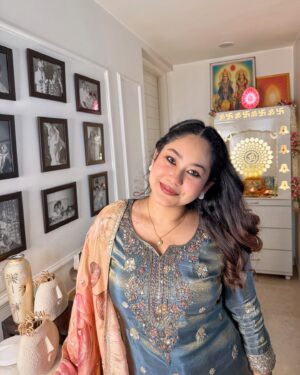Aditi Shrestha Instagram - dressed to light up the night 🪔✨🪔
outfit @sochstories 
bag @eena.official 
jewellery-
@theofficialpandora 
@cartier 
@kasturijeweller 
footwear @pantaloonsfashion 

#diwali #outfit