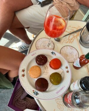 Agustina Cordova Instagram - No lo supero 🥹🇫🇷

Ya volvimos, pero no subí este carretito del amor que lo mercere, la vida es mejor con amigos definitivamente!

cuarta vez en Paris pero esta vez con bebita en la panza y quedó para siempre en el cajón de los recuerdos 
🥹💕🤰🏻🥖🇫🇷