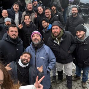 Ahsen Eroğlu Instagram - Esme’nin İtalyanca öğrenmeden önceki hayatı 🥲
İyi ki geldin Esme’m şans getirdin. Emeği geçen herkese çok teşekkür ediyorum 🫂 ⚜️✨☀️