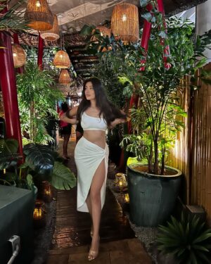 Aimee Flores Instagram - Y que te pregunto titi?