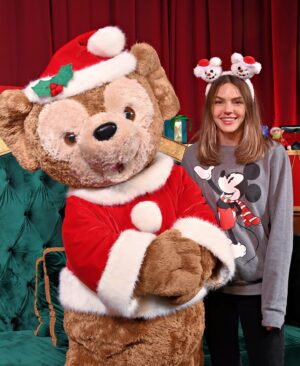 Aimee Teegarden Instagram - December Looking Like…🎄⛄️🦕🎢🎅🏽