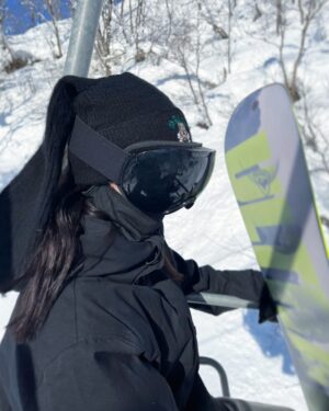 Aina Yamada Instagram - .

今季初スノボ🏂
楽しかったです

お友達へ
下手だけど行きたいです

#スノボ #筋肉痛との戦いが始まる 
#雪国育ちなのに寒いの苦手
#着込み過ぎて暑いを毎回やる
#学べ